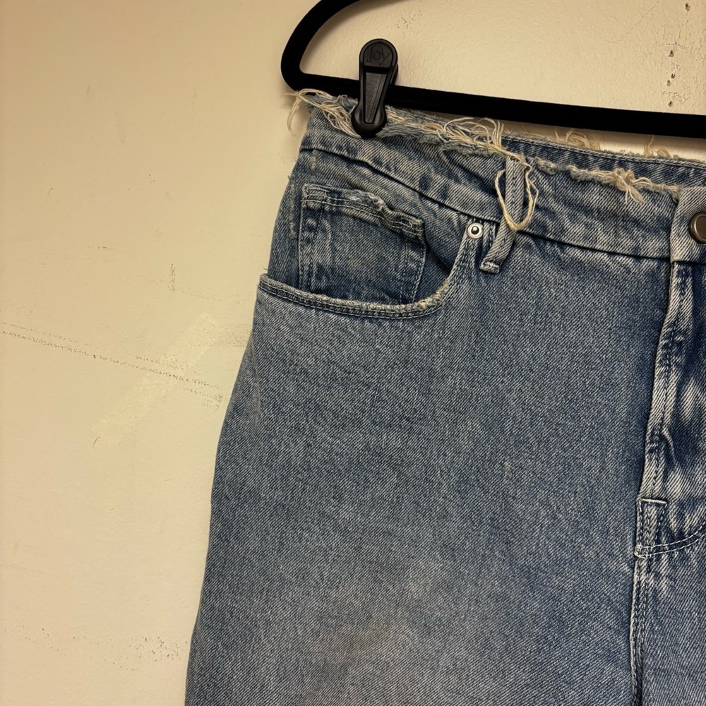 Good American Mid Rise Weekender Jeans - Picture 3 of 12